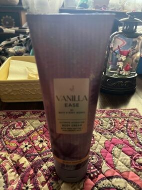 Vanilla Ease Scented Body Cream - Pink Tube